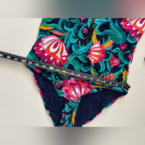 TRINA TURK SWIM India Garden Paddle Suit floral cut out long sleeve large - Picture 5 of 9